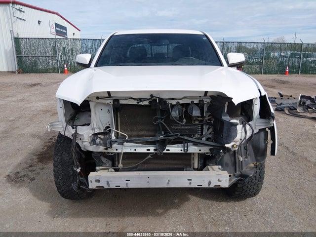 3TMCZ5AN1JM159778 Toyota Tacoma Trd Off Road