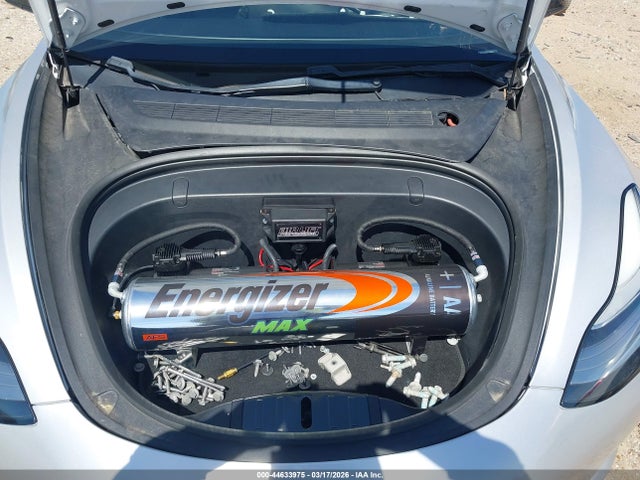 5YJ3E1EB1JF088851 Tesla Model 3 Long Range/performance