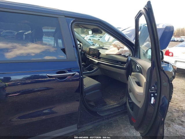 2026 Kia Carnival Mpv Lxs მანქანა იყიდება აუქციონზე, vin: KNDNB5K33T6610352, აუქციონის ნომერი: 44634008