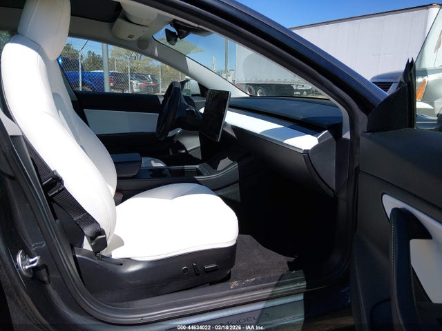 44634022 :رقم المزاد ، 5YJ3E1EA3MF908407 vin ، 2021 Tesla Model 3 Standard Range Plus Rear-wheel Drive مزاد بيع