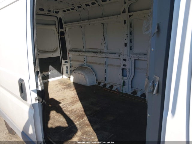 3C6TRVDG3JE107213 RAM Promaster 2500 High Roof 159 Wb