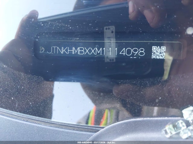 2021 TOYOTA C-HR JTNKHMBXXM1114098 Photo 8