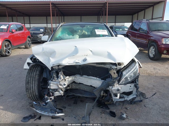2015 Mercedes-benz C 300 მანქანა იყიდება აუქციონზე, vin: 55SWF4JB6FU052449, აუქციონის ნომერი: 44634060