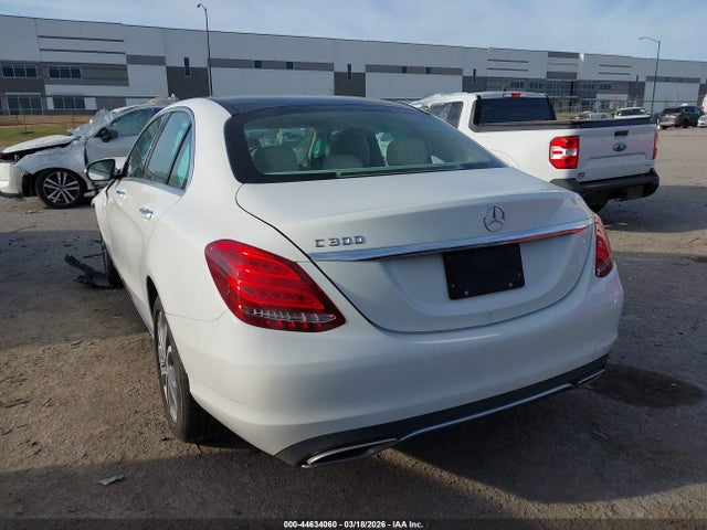 2015 Mercedes-benz C 300 მანქანა იყიდება აუქციონზე, vin: 55SWF4JB6FU052449, აუქციონის ნომერი: 44634060