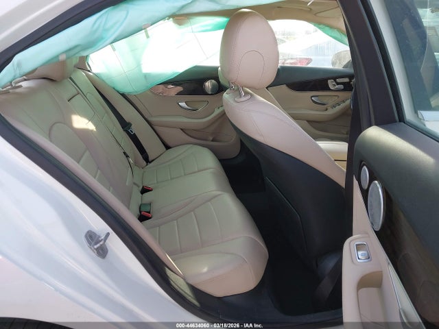 2015 Mercedes-benz C 300 მანქანა იყიდება აუქციონზე, vin: 55SWF4JB6FU052449, აუქციონის ნომერი: 44634060