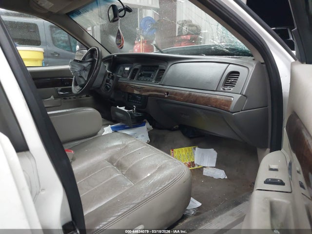 2010 Mercury Grand Marquis Ls (fleet Only) მანქანა იყიდება აუქციონზე, vin: 2MEBM7FV1AX603209, აუქციონის ნომერი: 44634079