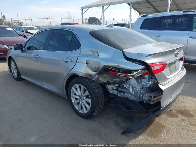 Toyota CAMRY LE 2020 4T1C11AK7LU971747 Image 3