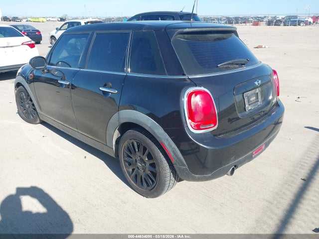 2016 MINI HARDTOP WMWXU1C57G2D11455 Photo 2
