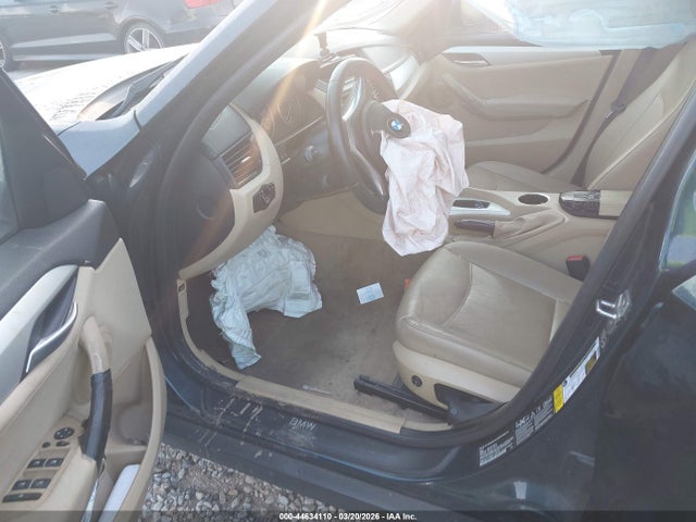 2014 BMW X1 WBAVL1C59EVY23818 Photo 4