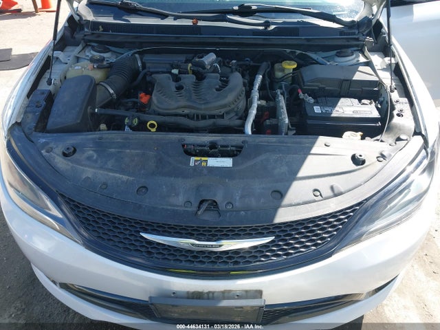 2015 Chrysler 200 S მანქანა იყიდება აუქციონზე, vin: 1C3CCCDG4FN615650, აუქციონის ნომერი: 44634131