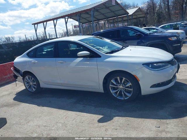 2015 Chrysler 200 S მანქანა იყიდება აუქციონზე, vin: 1C3CCCDG4FN615650, აუქციონის ნომერი: 44634131