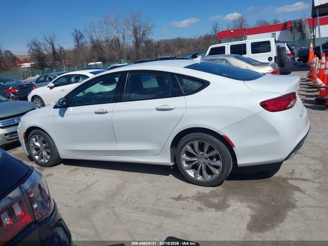 2015 Chrysler 200 S მანქანა იყიდება აუქციონზე, vin: 1C3CCCDG4FN615650, აუქციონის ნომერი: 44634131
