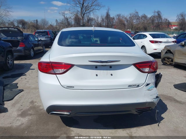 2015 Chrysler 200 S მანქანა იყიდება აუქციონზე, vin: 1C3CCCDG4FN615650, აუქციონის ნომერი: 44634131
