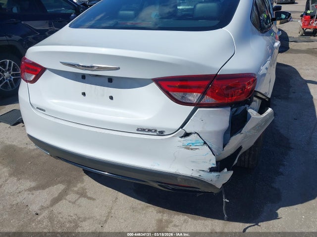 2015 Chrysler 200 S მანქანა იყიდება აუქციონზე, vin: 1C3CCCDG4FN615650, აუქციონის ნომერი: 44634131