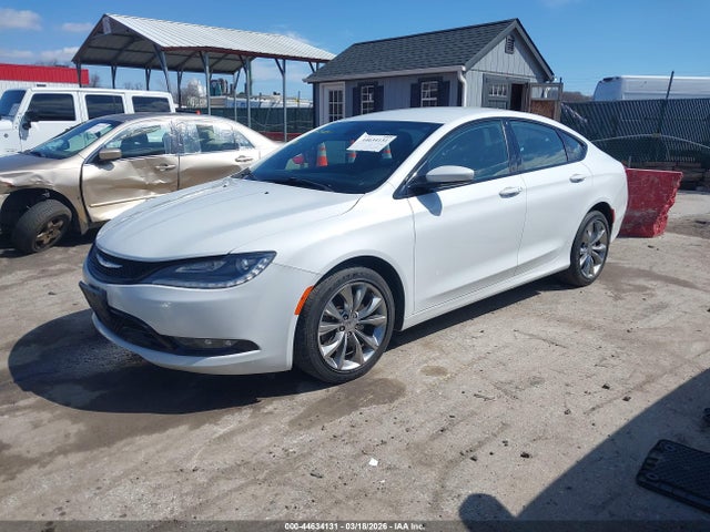 2015 Chrysler 200 S მანქანა იყიდება აუქციონზე, vin: 1C3CCCDG4FN615650, აუქციონის ნომერი: 44634131
