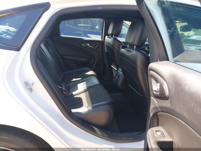 2015 Chrysler 200 S მანქანა იყიდება აუქციონზე, vin: 1C3CCCDG4FN615650, აუქციონის ნომერი: 44634131