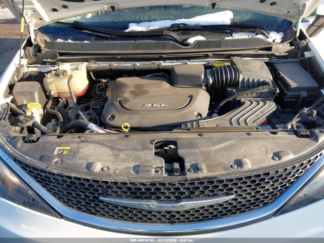 2017 Chrysler Pacifica Lx მანქანა იყიდება აუქციონზე, vin: 2C4RC1CG9HR518140, აუქციონის ნომერი: 44634148