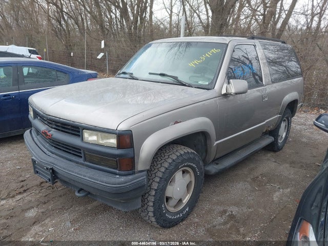1999 CHEVROLET TAHOE 3GNEK18R2XG167613 Photo 1