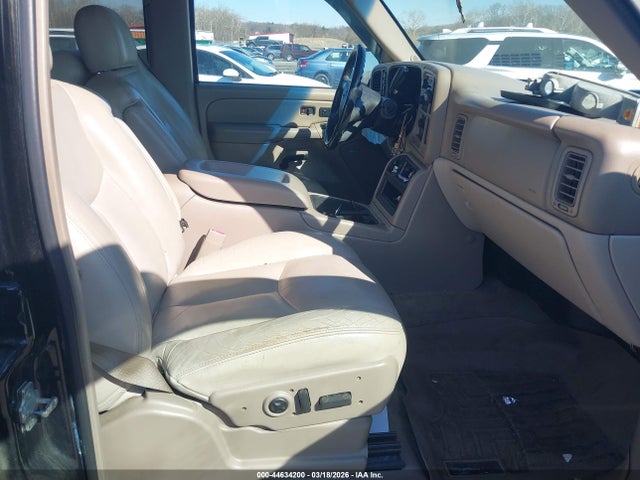 44634200 :رقم المزاد ، 3GKGK26G05G221629 vin ، 2005 Gmc Yukon Xl 2500 Slt مزاد بيع