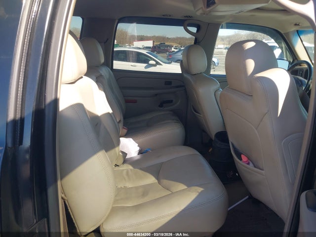 44634200 :رقم المزاد ، 3GKGK26G05G221629 vin ، 2005 Gmc Yukon Xl 2500 Slt مزاد بيع