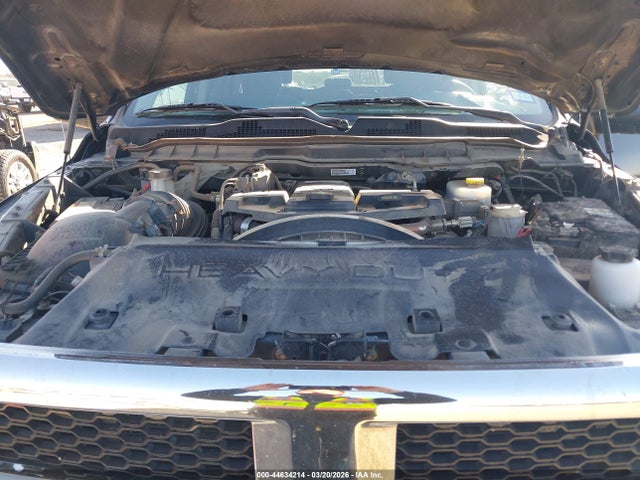 44634214 :رقم المزاد ، 3C6UR5CL8JG222994 vin ، 2018 Ram 2500 مزاد بيع