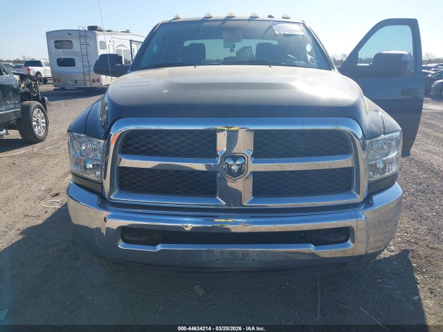 44634214 :رقم المزاد ، 3C6UR5CL8JG222994 vin ، 2018 Ram 2500 مزاد بيع