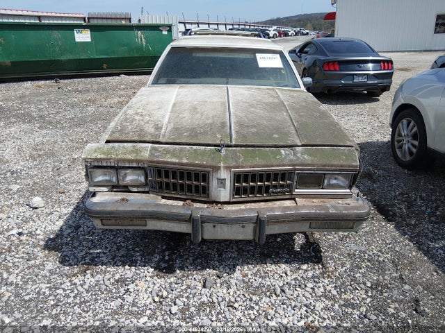 44634297 :رقم المزاد ، 163AP35N78X119311 vin ، 1981 Oldsmobile Custom Crusier مزاد بيع