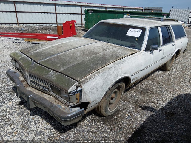 44634297 :رقم المزاد ، 163AP35N78X119311 vin ، 1981 Oldsmobile Custom Crusier مزاد بيع