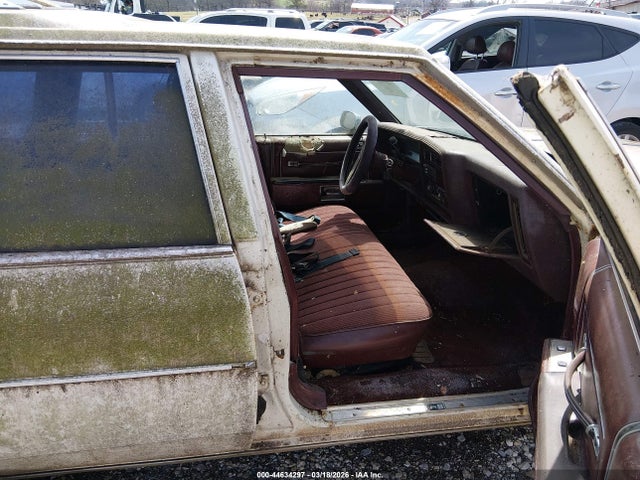 44634297 :رقم المزاد ، 163AP35N78X119311 vin ، 1981 Oldsmobile Custom Crusier مزاد بيع