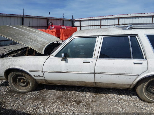44634297 :رقم المزاد ، 163AP35N78X119311 vin ، 1981 Oldsmobile Custom Crusier مزاد بيع