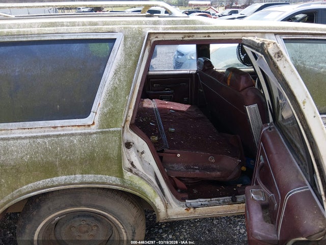 44634297 :رقم المزاد ، 163AP35N78X119311 vin ، 1981 Oldsmobile Custom Crusier مزاد بيع