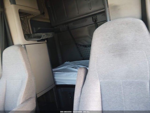 Продажа на аукционе авто 2018 Freightliner Cascadia 125, vin: 1FUJGLDR0JLJY3273, номер лота: 44634354