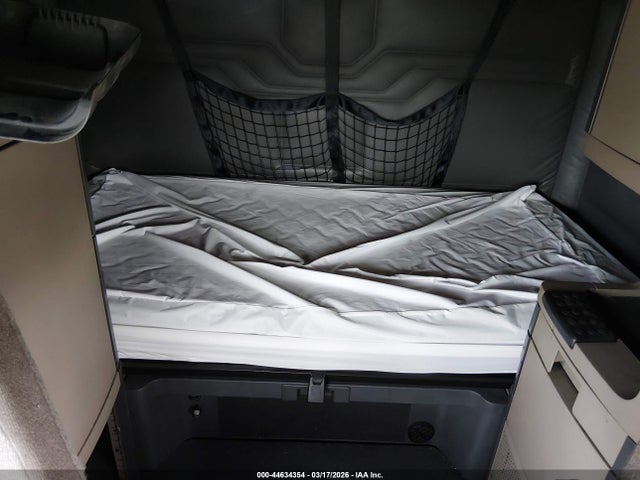 Продажа на аукционе авто 2018 Freightliner Cascadia 125, vin: 1FUJGLDR0JLJY3273, номер лота: 44634354