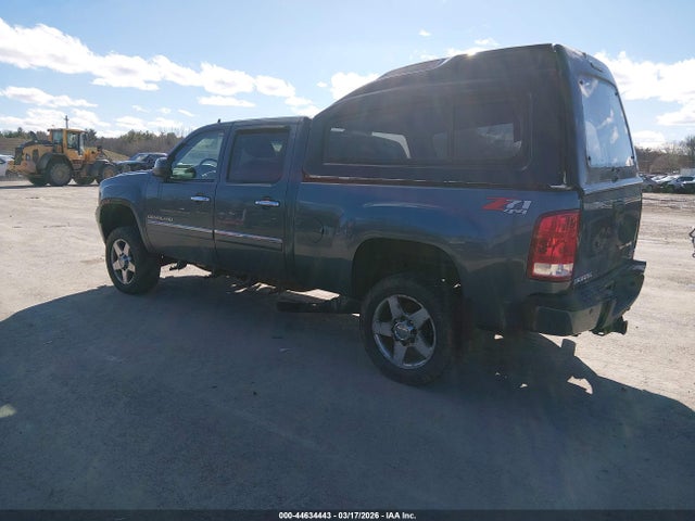 44634443 :رقم المزاد ، 1GT125C89BF208102 vin ، 2011 Gmc Sierra 2500hd Denali مزاد بيع