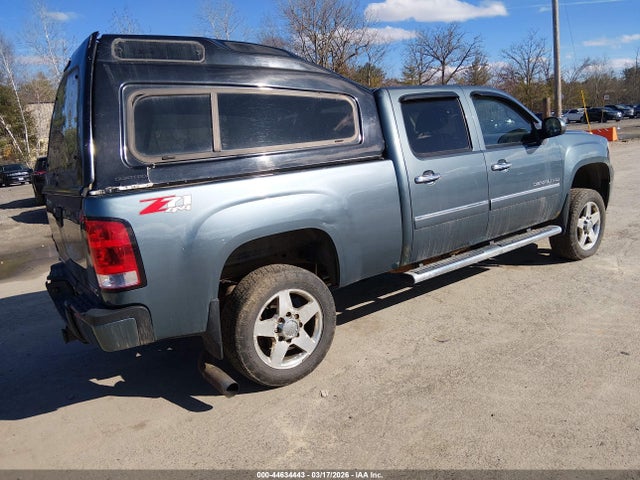 44634443 :رقم المزاد ، 1GT125C89BF208102 vin ، 2011 Gmc Sierra 2500hd Denali مزاد بيع