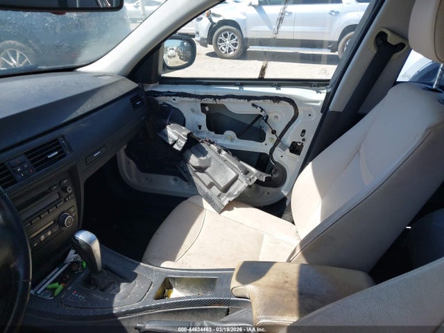 2010 Bmw 328i მანქანა იყიდება აუქციონზე, vin: WBAPH7G52ANM50428, აუქციონის ნომერი: 44634463