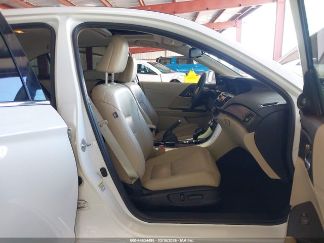 1HGCR6F70FA013992 Honda Accord Hybrid Touring