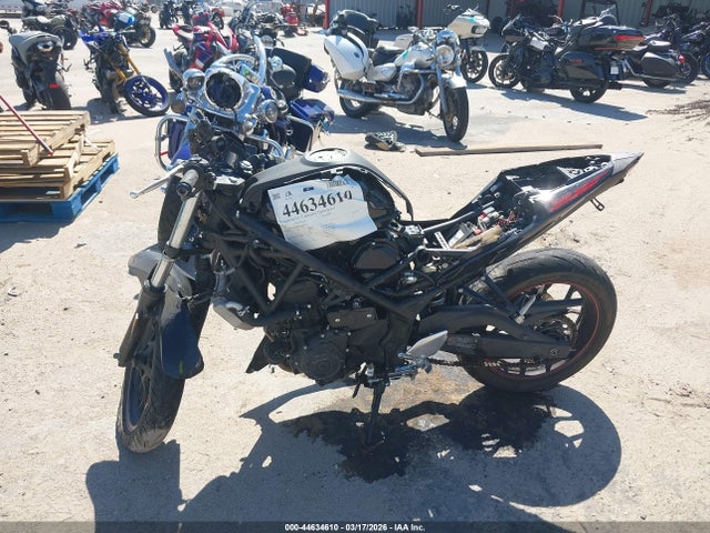 Yamaha YZFR3 2015 MH3RH06Y8FK005832 Image 12