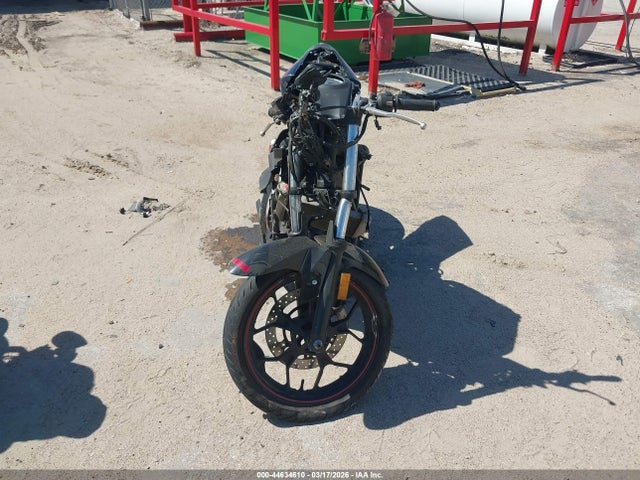 Yamaha YZFR3 2015 MH3RH06Y8FK005832 Image 5