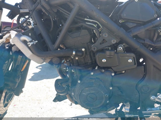 Yamaha YZFR3 2015 MH3RH06Y8FK005832 Image 9