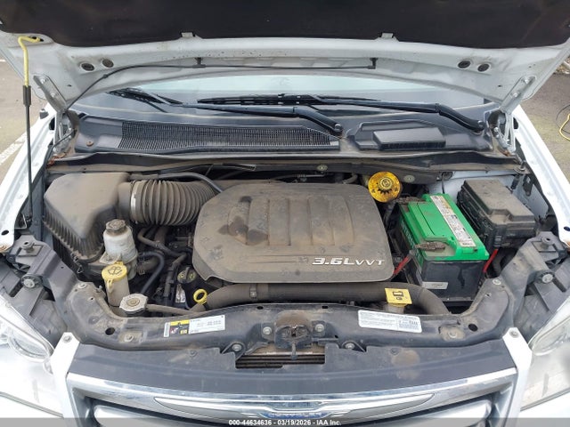 Auction sale of the 2014 Chrysler Town & Country Limited, vin: 2C4RC1GG4ER261104, lot number: 44634636