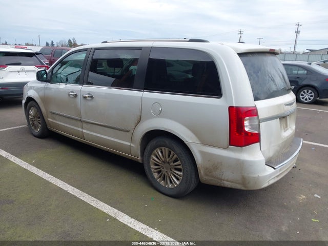 Auction sale of the 2014 Chrysler Town & Country Limited, vin: 2C4RC1GG4ER261104, lot number: 44634636