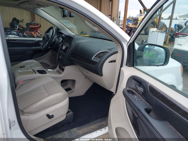 Auction sale of the 2014 Chrysler Town & Country Limited, vin: 2C4RC1GG4ER261104, lot number: 44634636