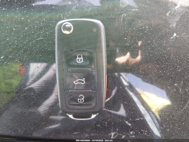 44634664 :رقم المزاد ، 1VWBT7A35FC040385 vin ، 2015 Volkswagen Passat 1.8t Se مزاد بيع