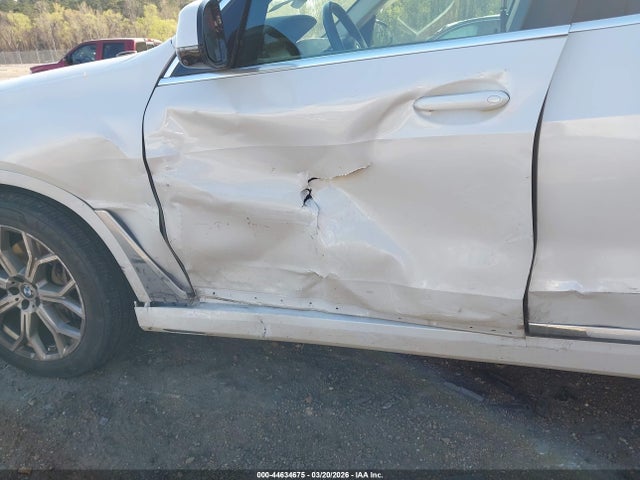2022 BMW X7 5UXCW2C02N9L67809 Photo 5