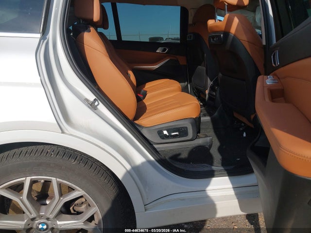 2022 BMW X7 5UXCW2C02N9L67809 Photo 7