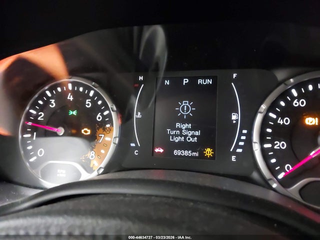 2018 Jeep Renegade Latitude 4x4 მანქანა იყიდება აუქციონზე, vin: ZACCJBBB6JPG76100, აუქციონის ნომერი: 44634727
