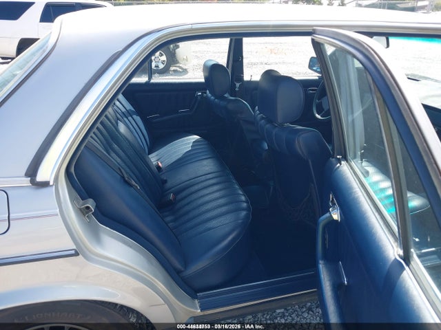 44634753 :رقم المزاد ، WDBAB33A9DB030157 vin ، 1983 Mercedes-benz 300 Dt مزاد بيع