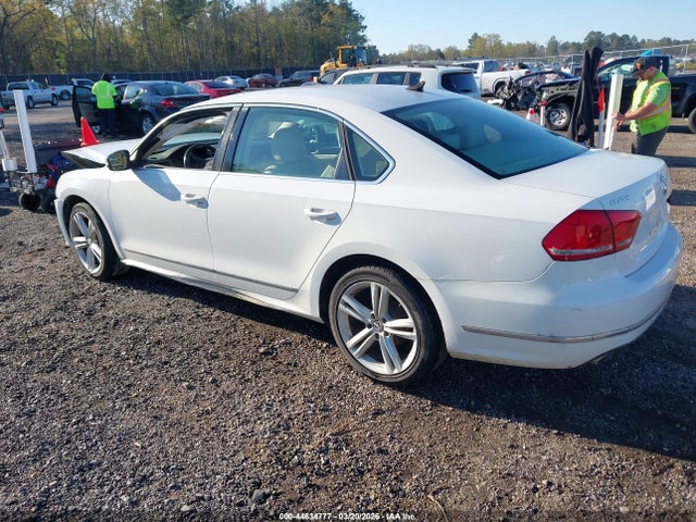 2015 Volkswagen Passat 2.0l Tdi Sel Premium მანქანა იყიდება აუქციონზე, vin: 1VWCV7A34FC066491, აუქციონის ნომერი: 44634777