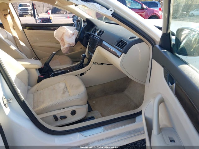 2015 Volkswagen Passat 2.0l Tdi Sel Premium მანქანა იყიდება აუქციონზე, vin: 1VWCV7A34FC066491, აუქციონის ნომერი: 44634777